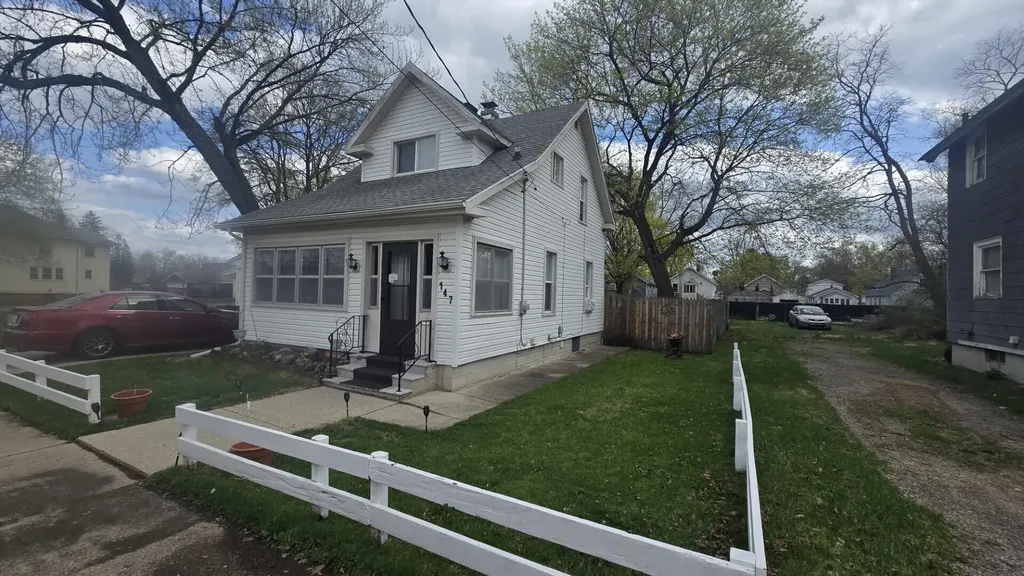 147 W Addison Street Jackson City MI 49203