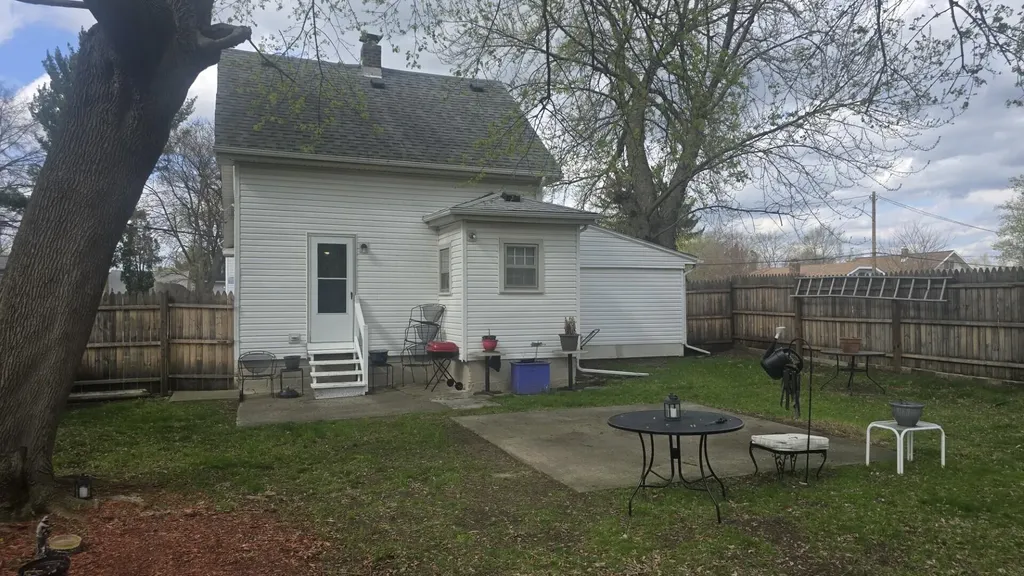 147 W Addison Street Jackson City MI 49203