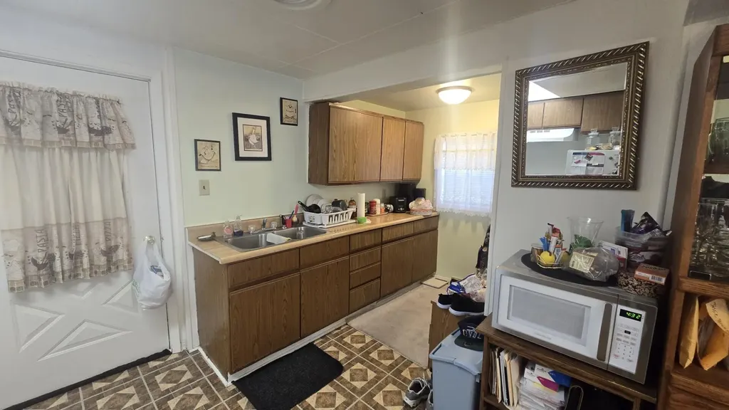 147 W Addison Street Jackson City MI 49203