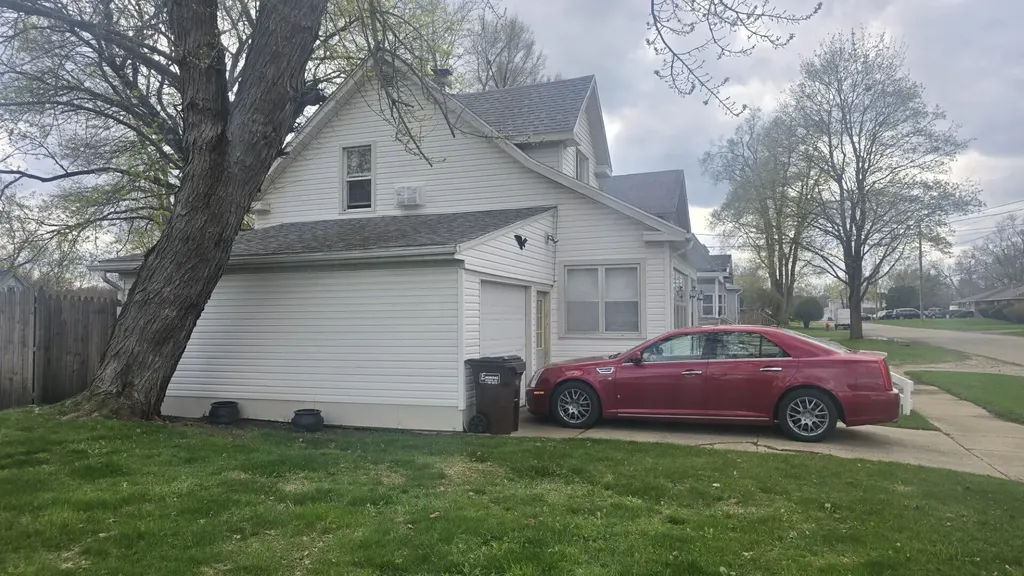 147 W Addison Street Jackson City MI 49203