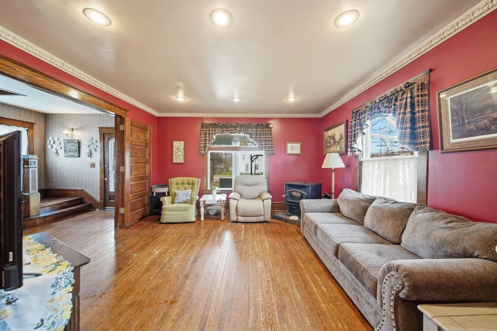113 Chicago Street Brooklyn Village MI 49230