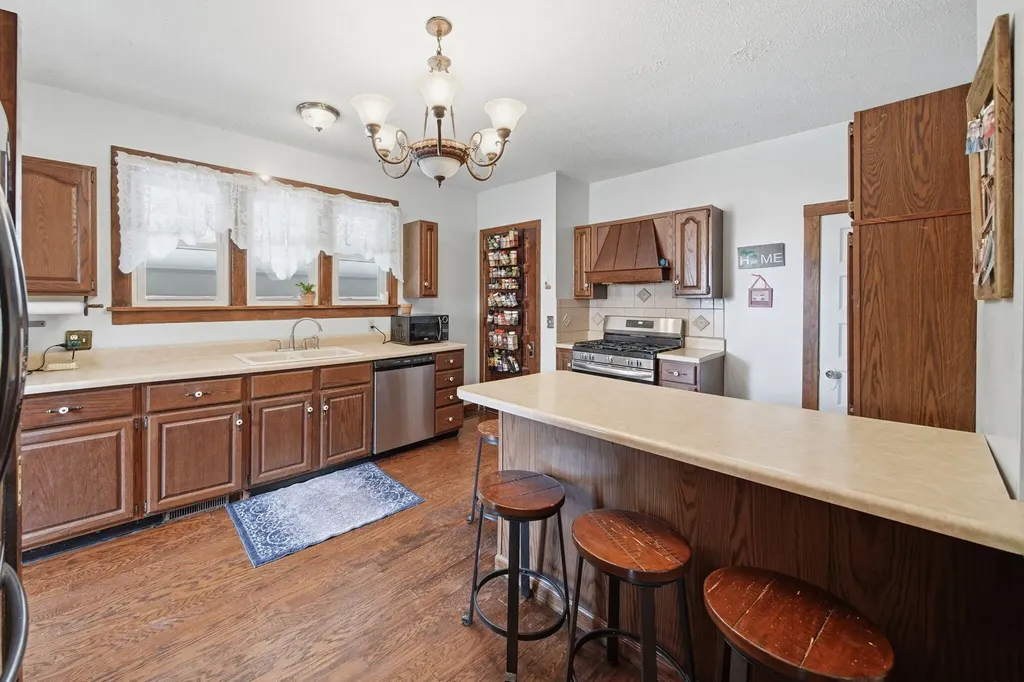 113 Chicago Street Brooklyn Village MI 49230