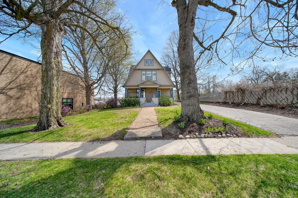 113 Chicago Street Brooklyn Village MI 49230