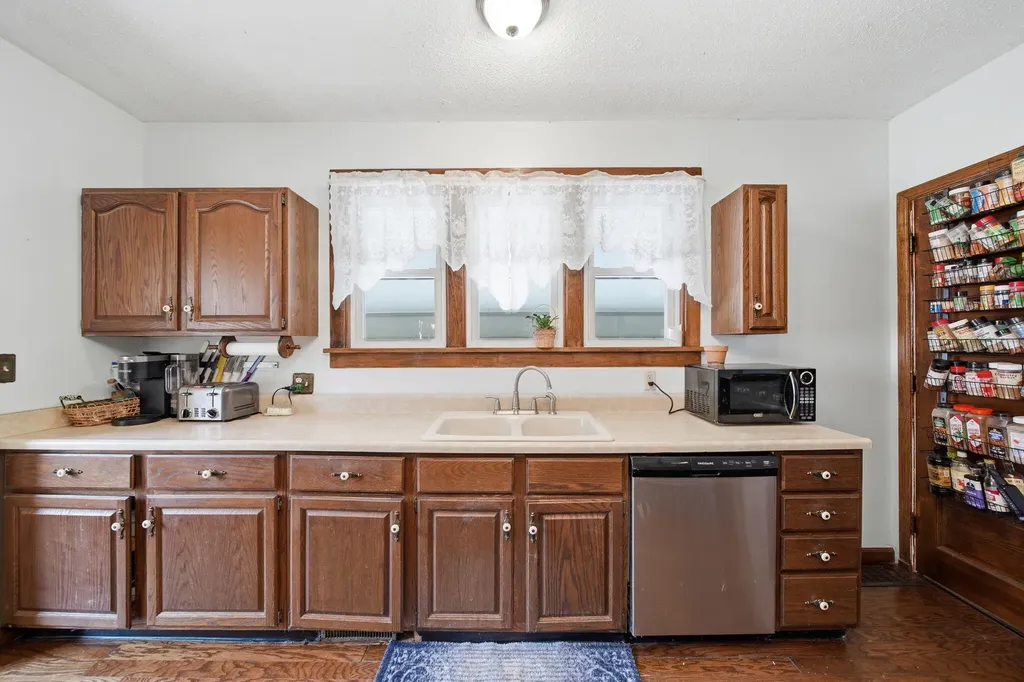 113 Chicago Street Brooklyn Village MI 49230
