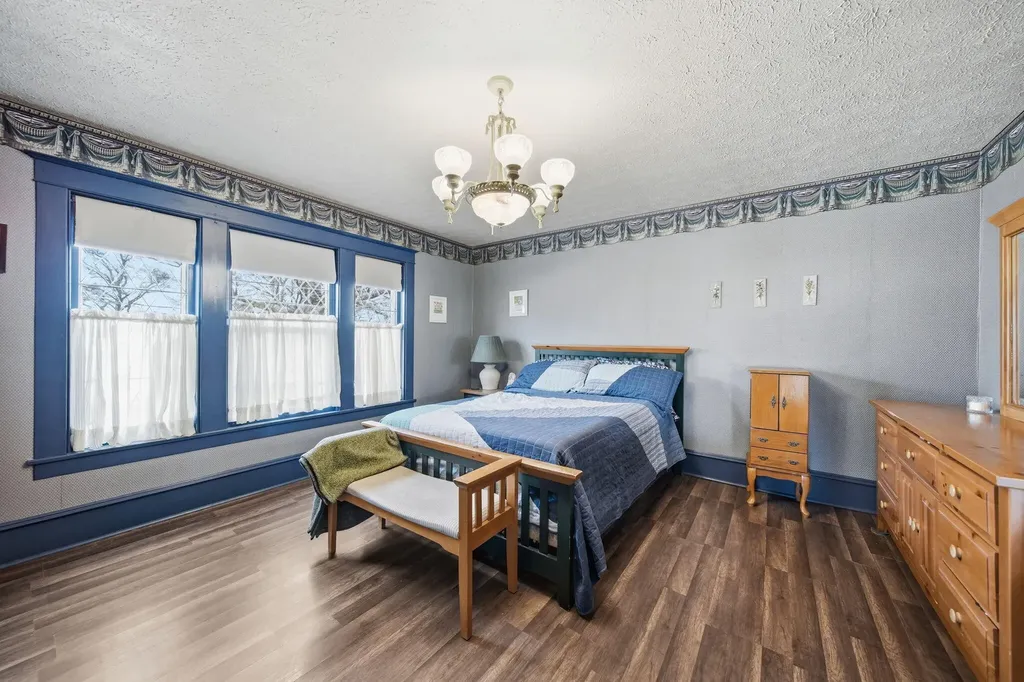 113 Chicago Street Brooklyn Village MI 49230