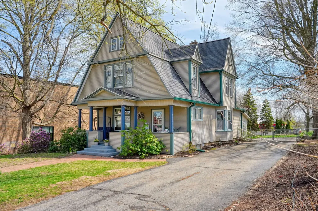 113 Chicago Street Brooklyn Village MI 49230