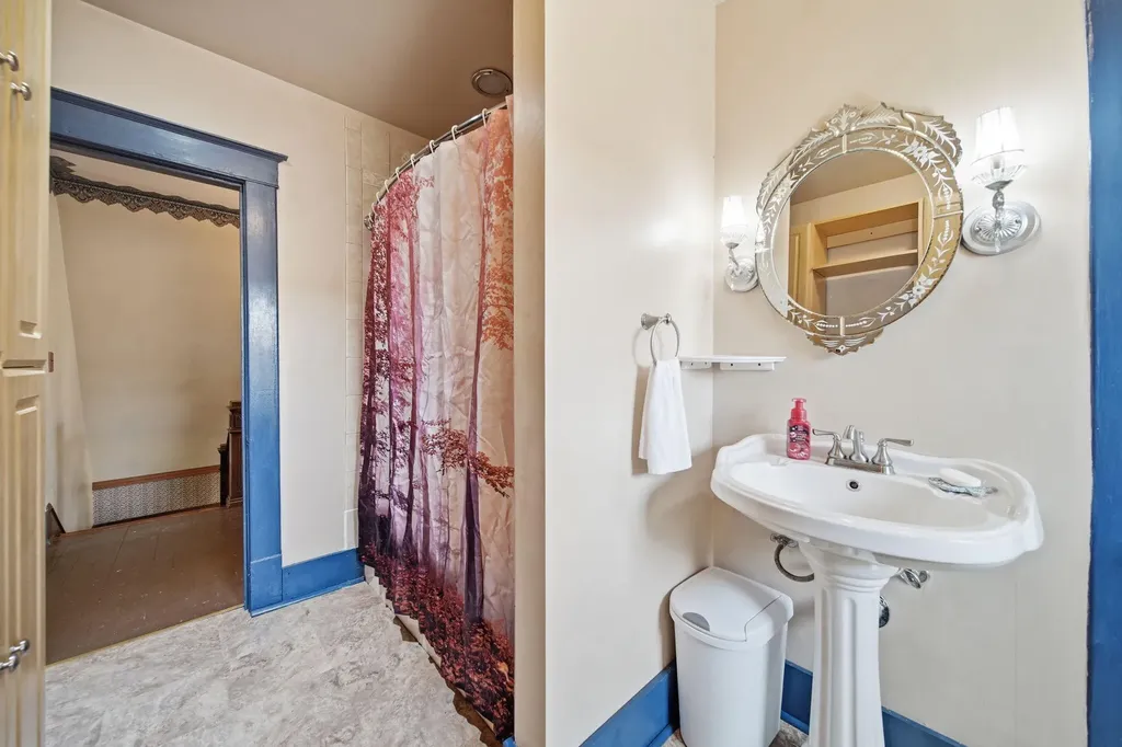 113 Chicago Street Brooklyn Village MI 49230