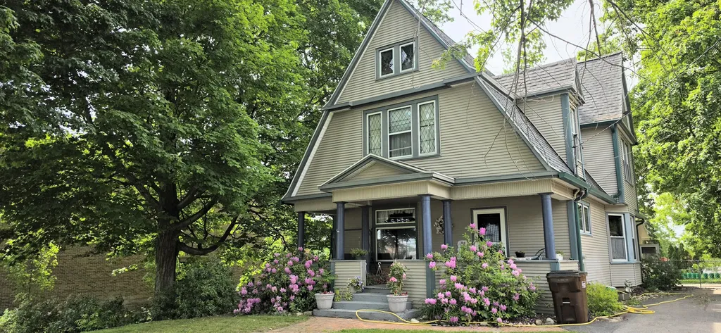 113 Chicago Street Brooklyn Village MI 49230