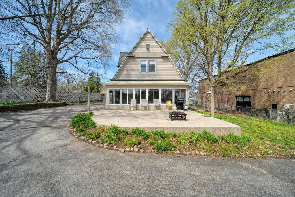 113 Chicago Street Brooklyn Village MI 49230