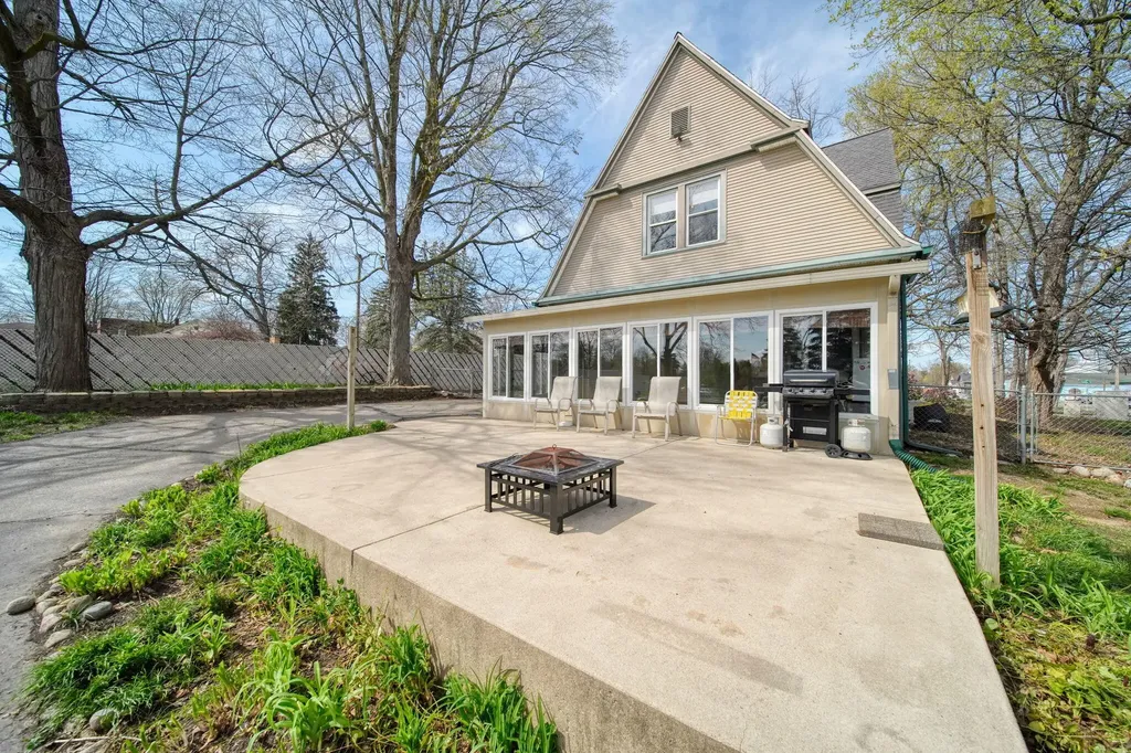 113 Chicago Street Brooklyn Village MI 49230