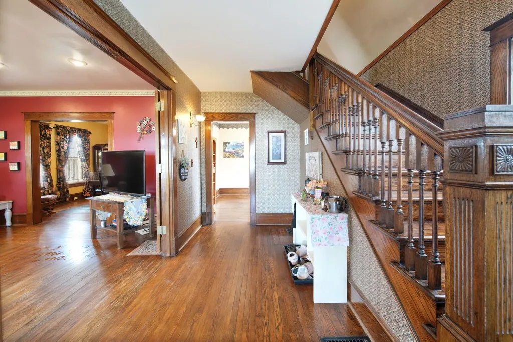 113 Chicago Street Brooklyn Village MI 49230