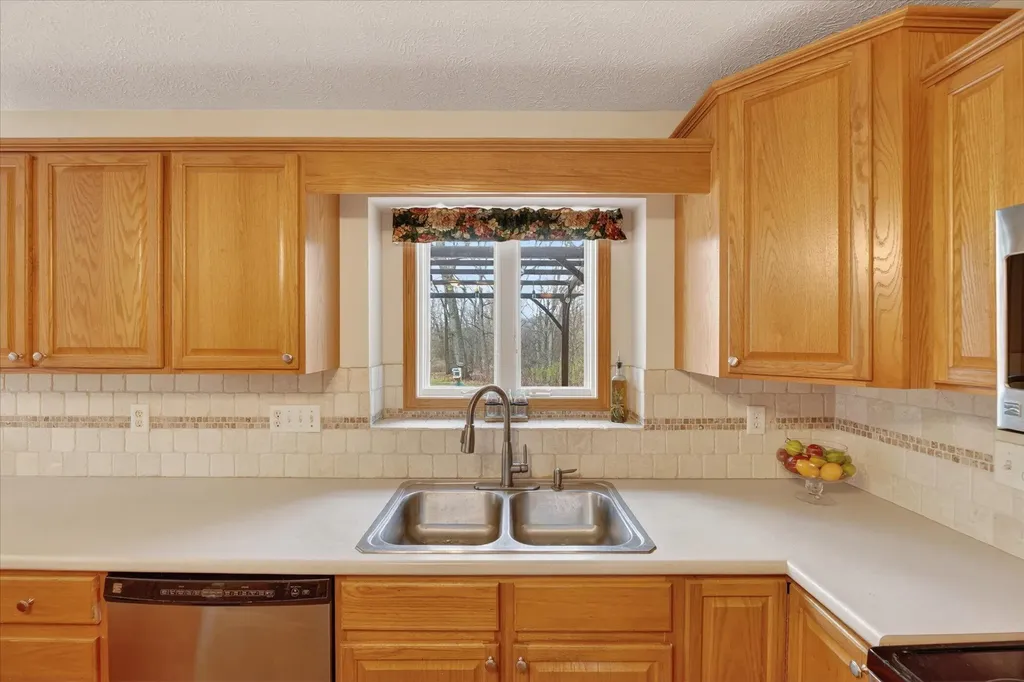 2116 Scenic Hills Drive Leoni Township MI 49201