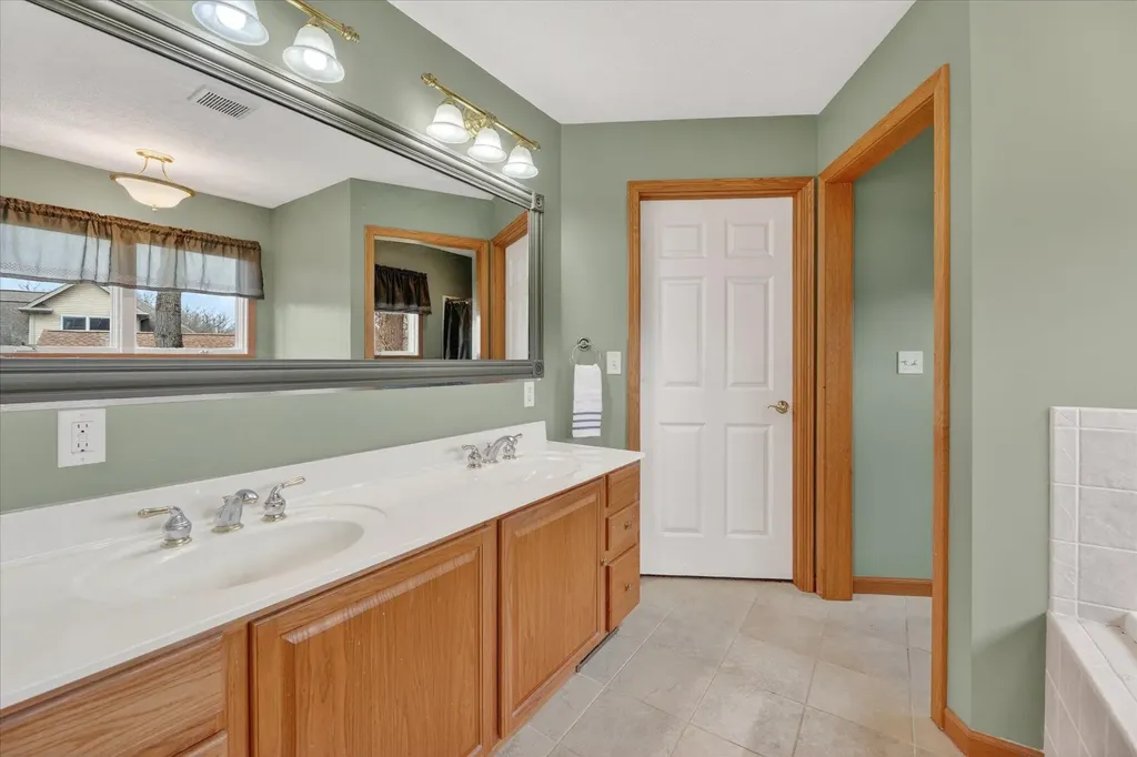 2116 Scenic Hills Drive Leoni Township MI 49201
