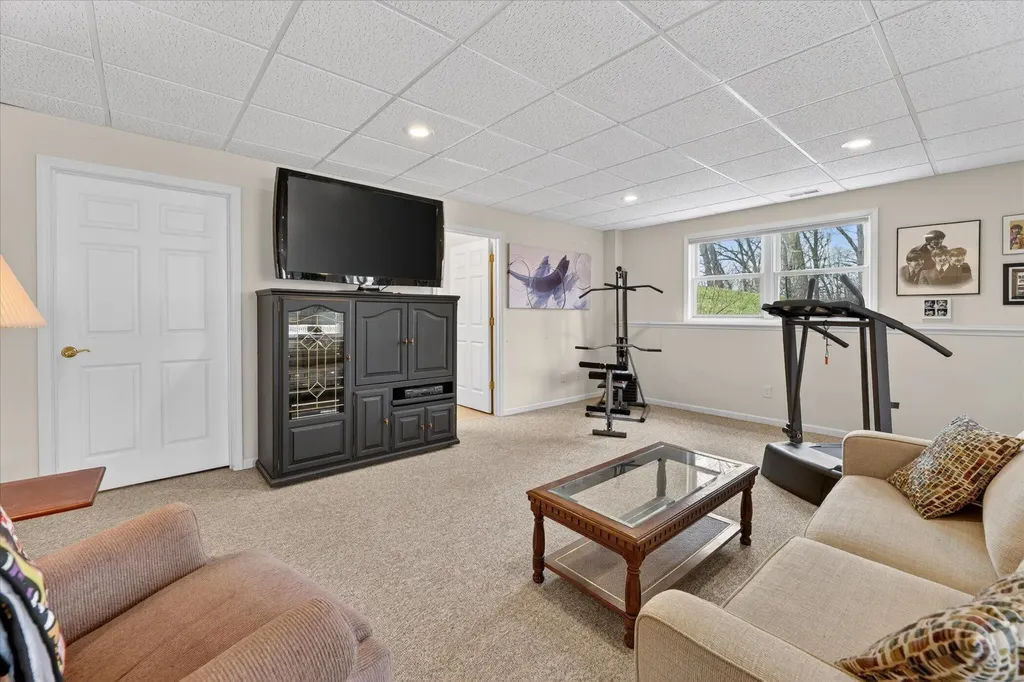 2116 Scenic Hills Drive Leoni Township MI 49201