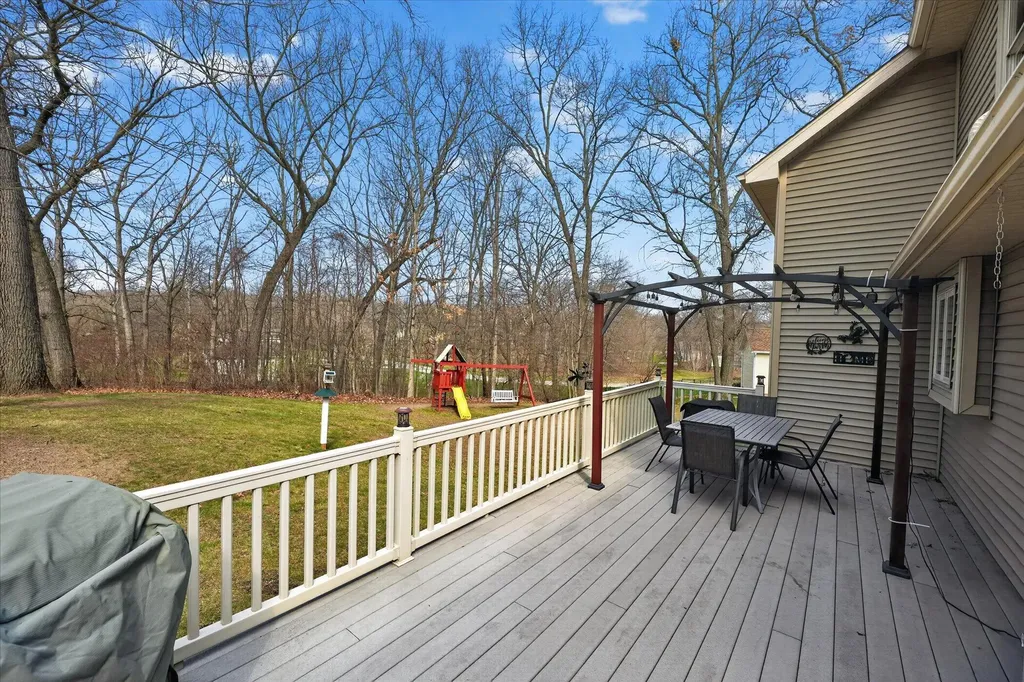 2116 Scenic Hills Drive Leoni Township MI 49201
