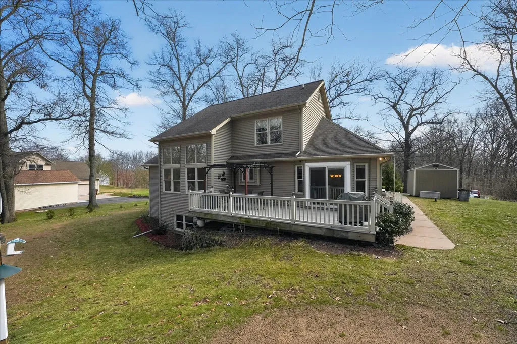 2116 Scenic Hills Drive Leoni Township MI 49201