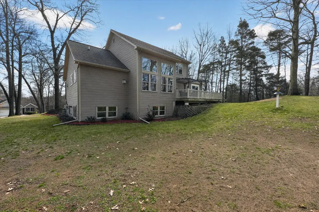 2116 Scenic Hills Drive Leoni Township MI 49201