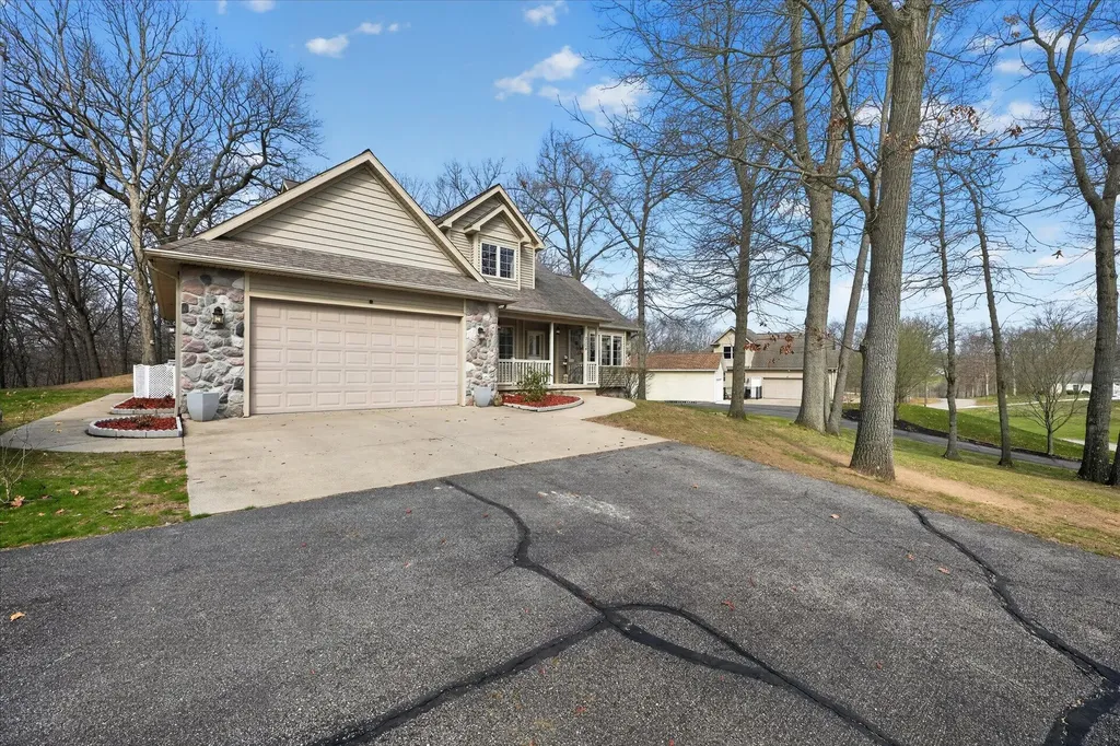 2116 Scenic Hills Drive Leoni Township MI 49201
