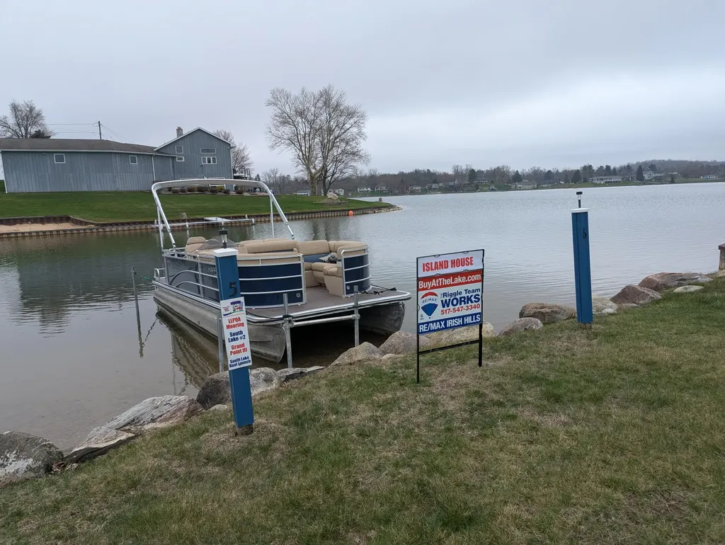 11478 Mackinac Path N Somerset Township MI 49249
