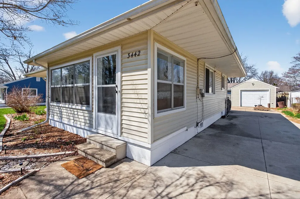 3442 Acacia Boulevard Summit Township MI 49203