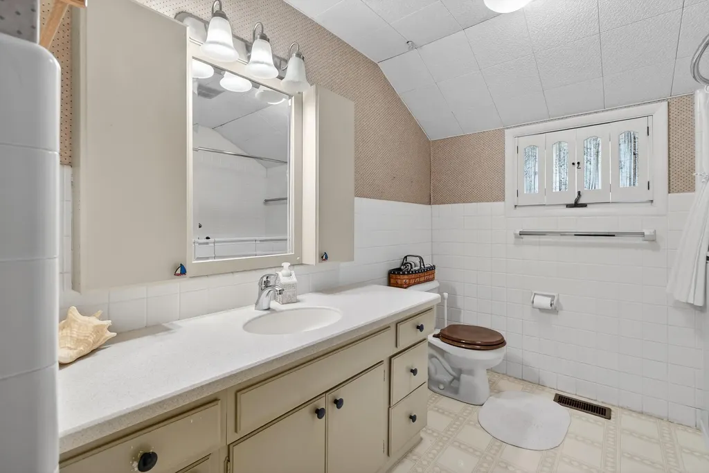 8653 Wildwood Court Napoleon Township MI 49201