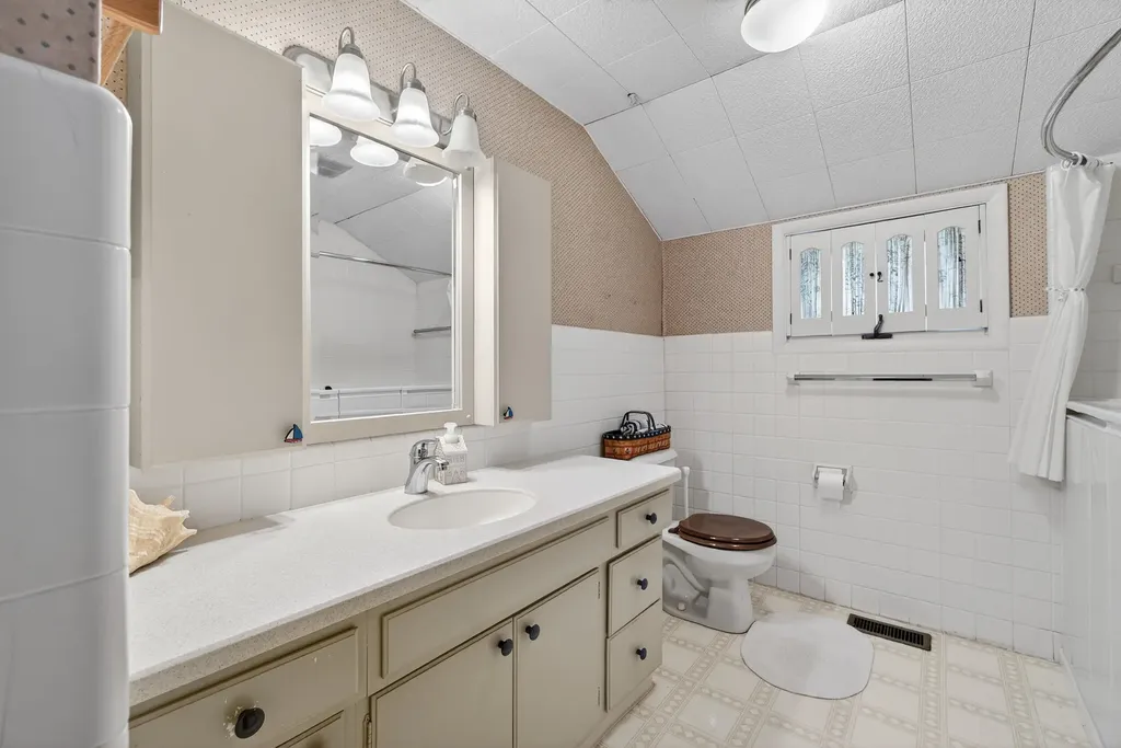 8653 Wildwood Court Napoleon Township MI 49201