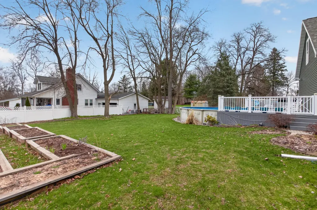 228 Chicago Street Brooklyn Village MI 49230