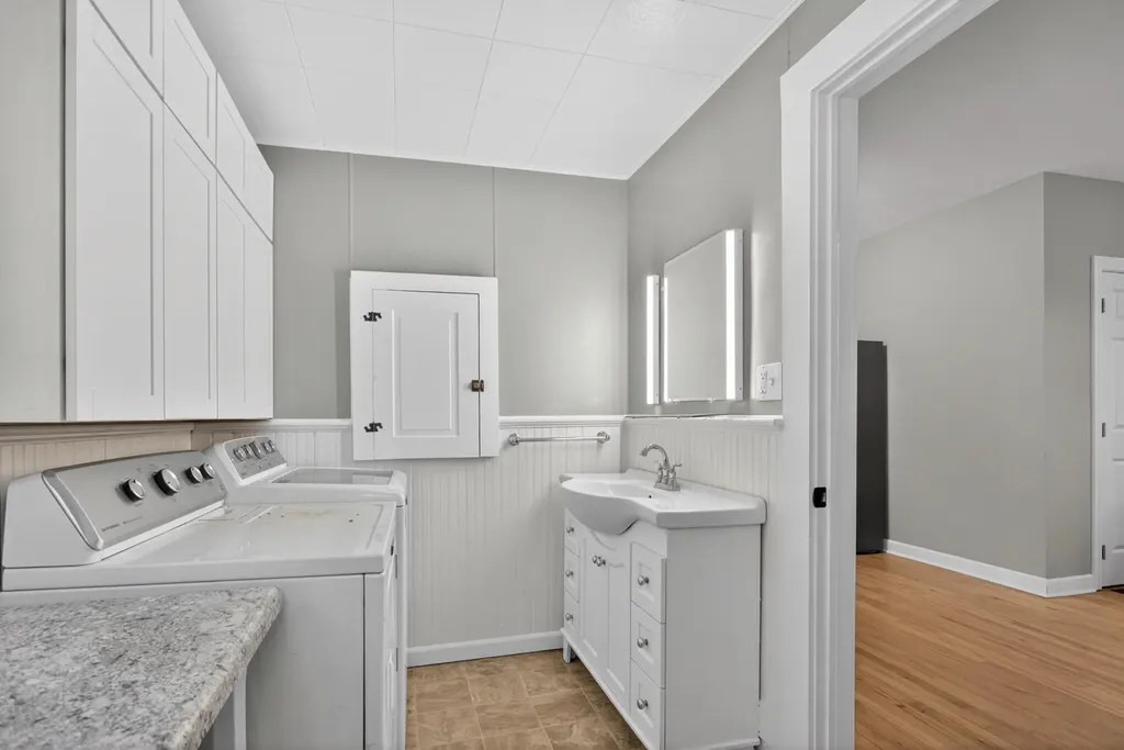 228 Chicago Street Brooklyn Village MI 49230