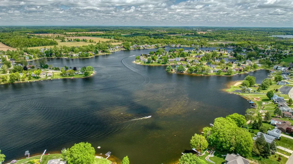 10771 Woodbrook Drive Somerset Township MI 49233