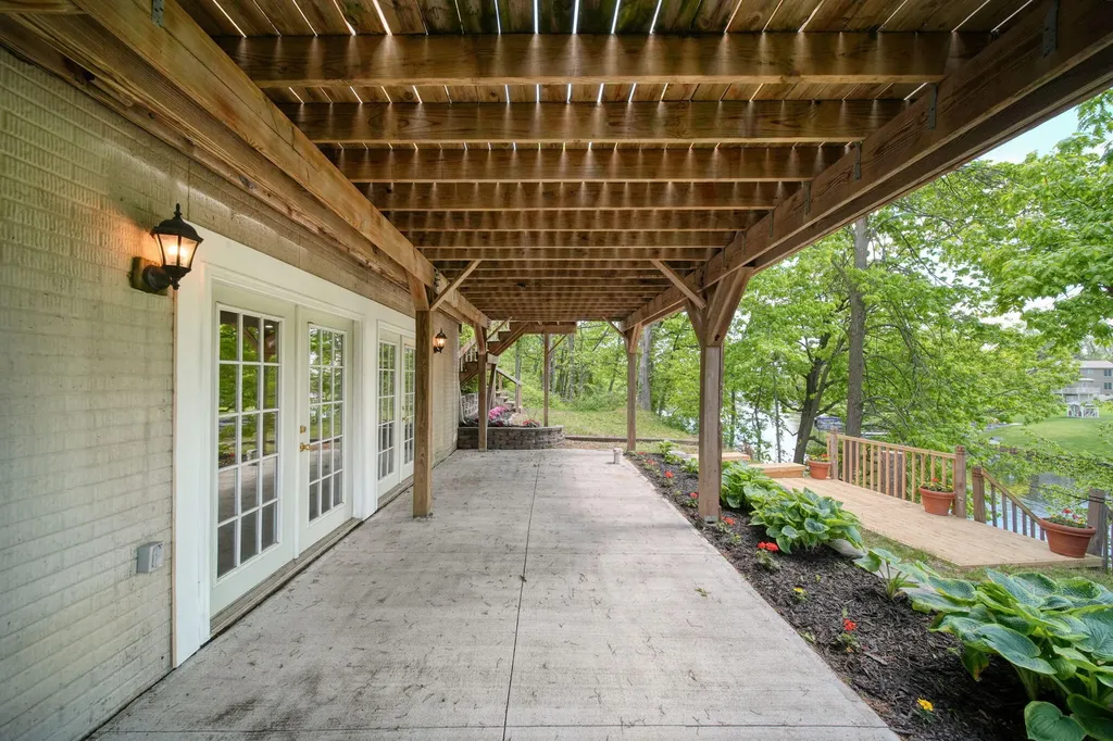 10771 Woodbrook Drive Somerset Township MI 49233