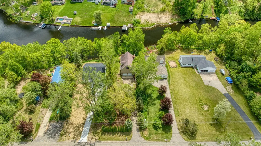 10771 Woodbrook Drive Somerset Township MI 49233