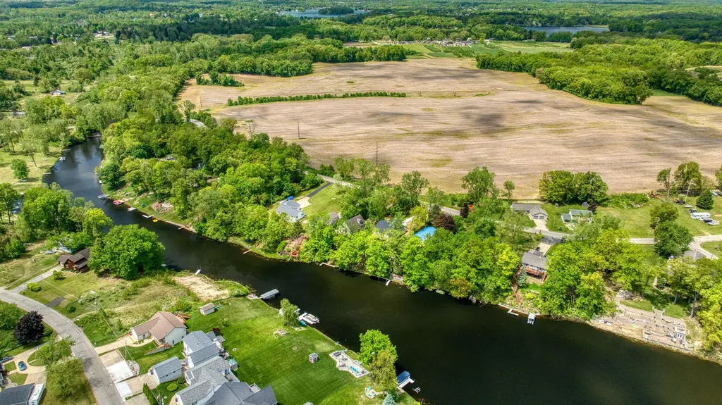 10771 Woodbrook Drive Somerset Township MI 49233
