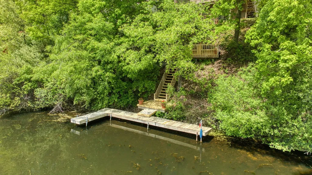 10771 Woodbrook Drive Somerset Township MI 49233