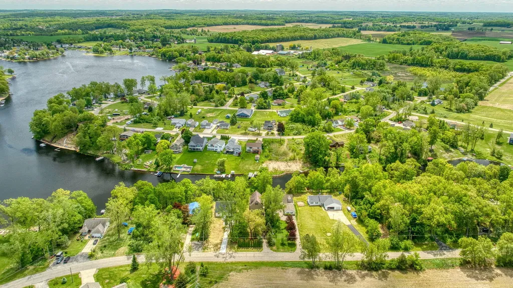 10771 Woodbrook Drive Somerset Township MI 49233