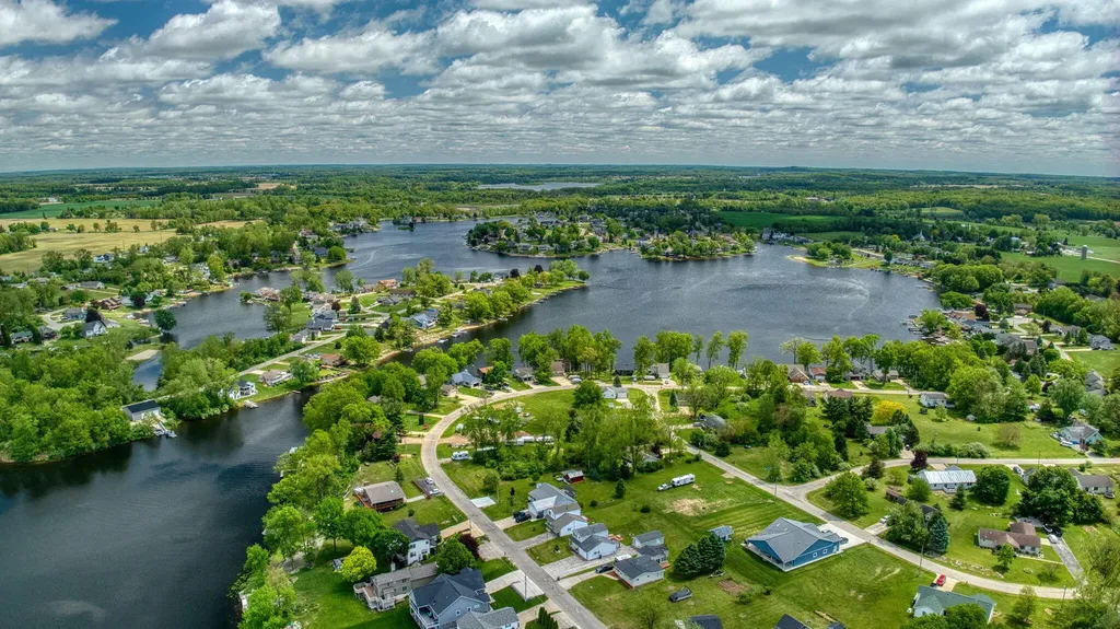 10771 Woodbrook Drive Somerset Township MI 49233