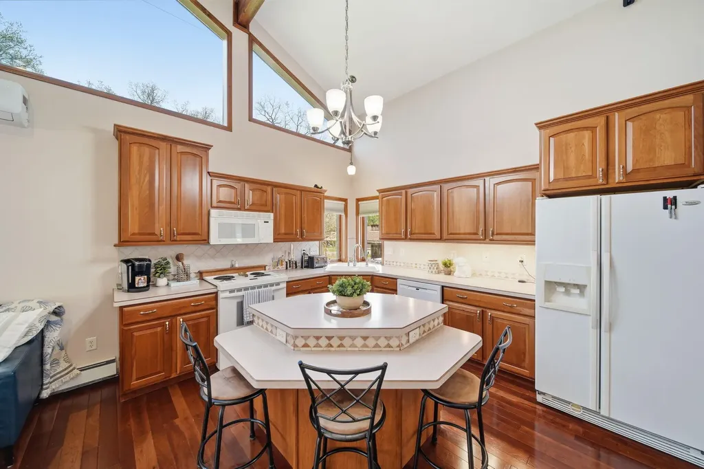 7155 Bayview Road Napoleon Township MI 49201