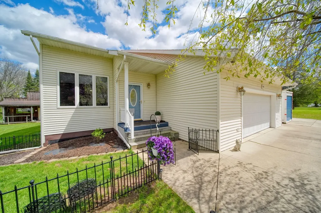 7155 Bayview Road Napoleon Township MI 49201