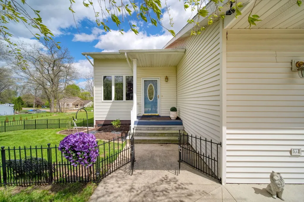 7155 Bayview Road Napoleon Township MI 49201