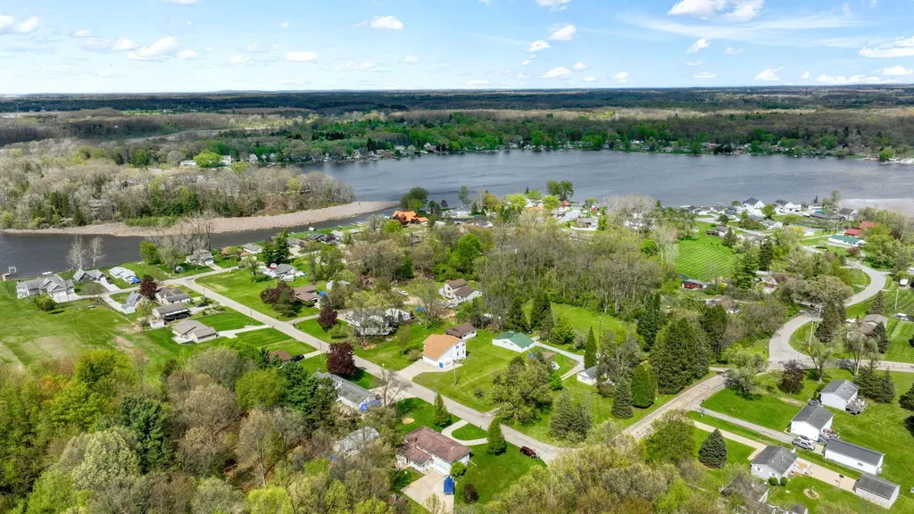 7155 Bayview Road Napoleon Township MI 49201