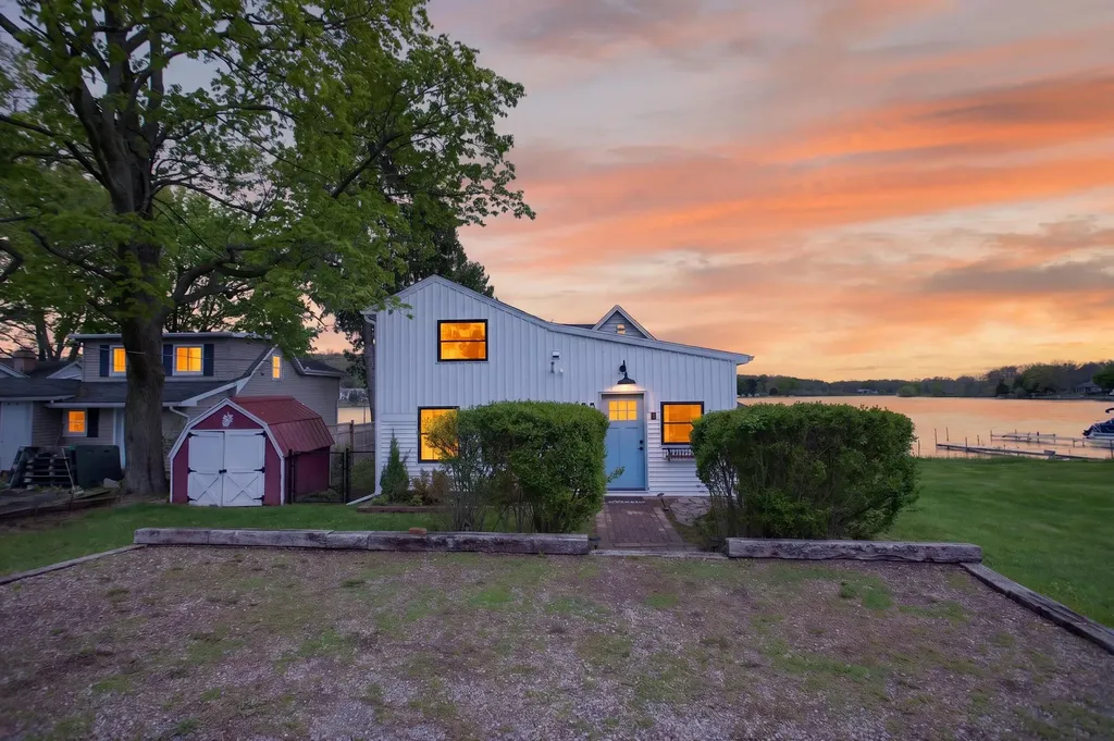 622 Swains Lake Drive Pulaski Township MI 49237