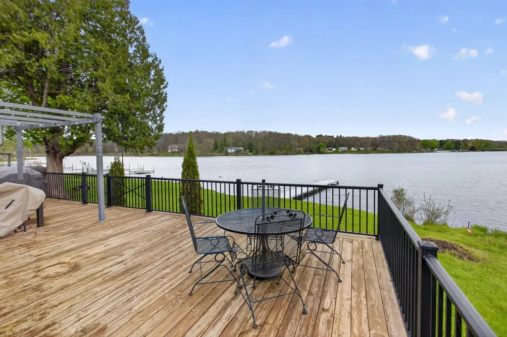 622 Swains Lake Drive Pulaski Township MI 49237