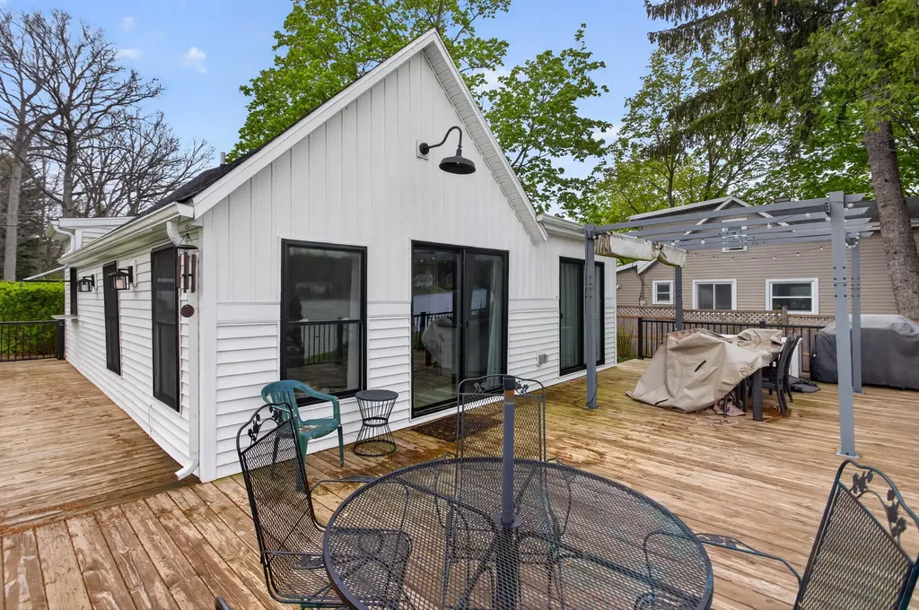 622 Swains Lake Drive Pulaski Township MI 49237