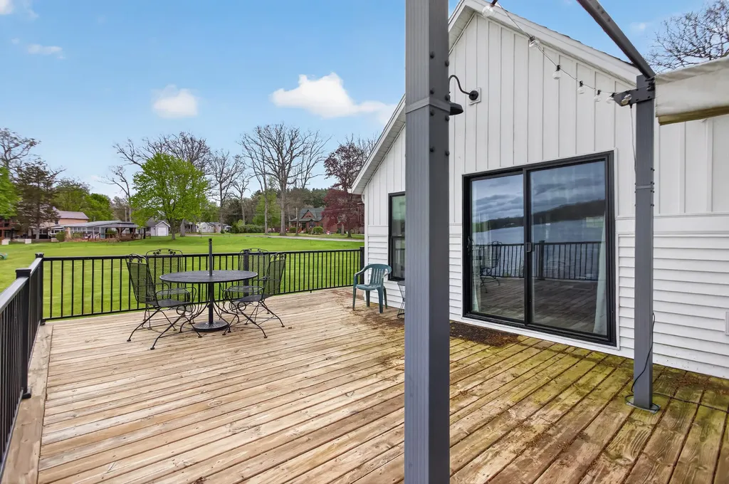 622 Swains Lake Drive Pulaski Township MI 49237