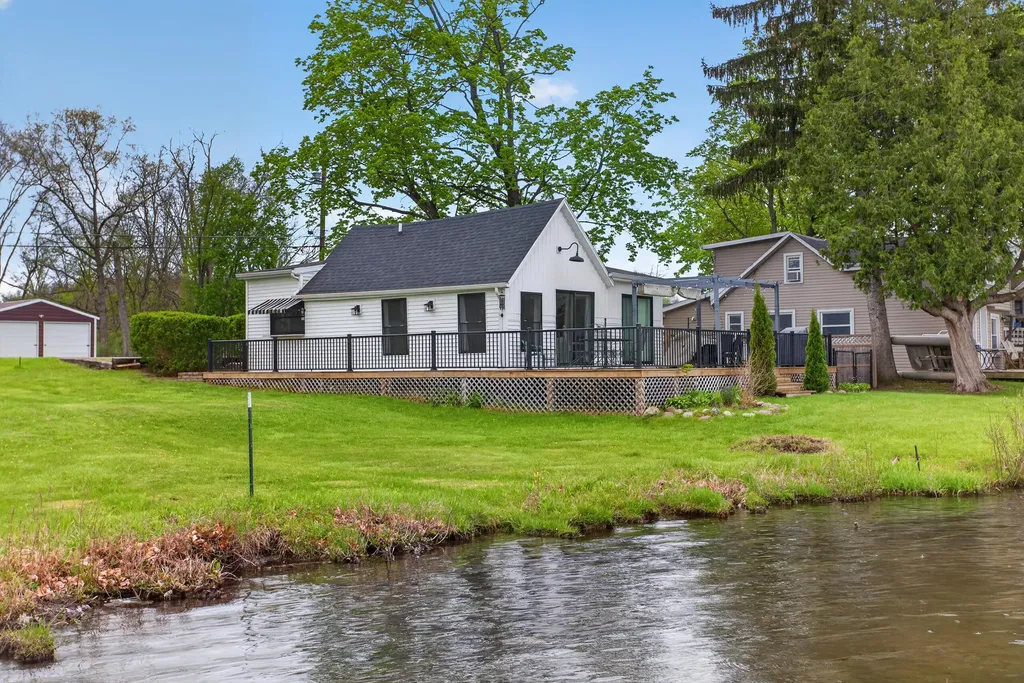 622 Swains Lake Drive Pulaski Township MI 49237