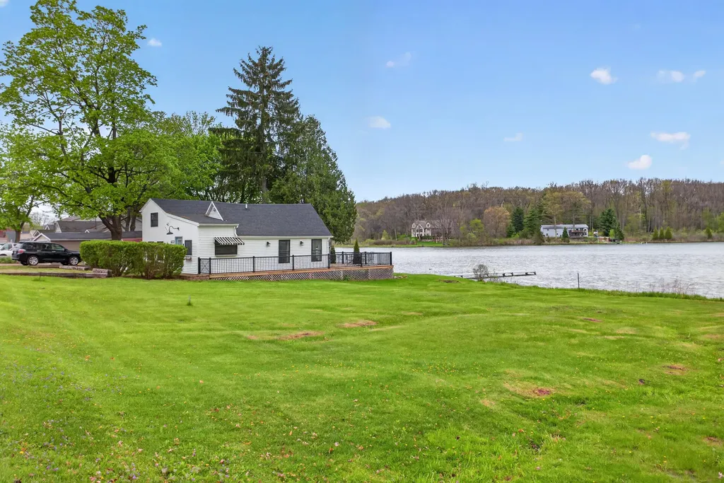 622 Swains Lake Drive Pulaski Township MI 49237
