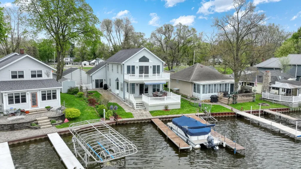 217 N Lakeside Drive Leoni Township MI 49254