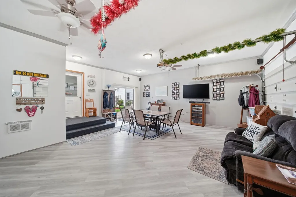 217 N Lakeside Drive Leoni Township MI 49254