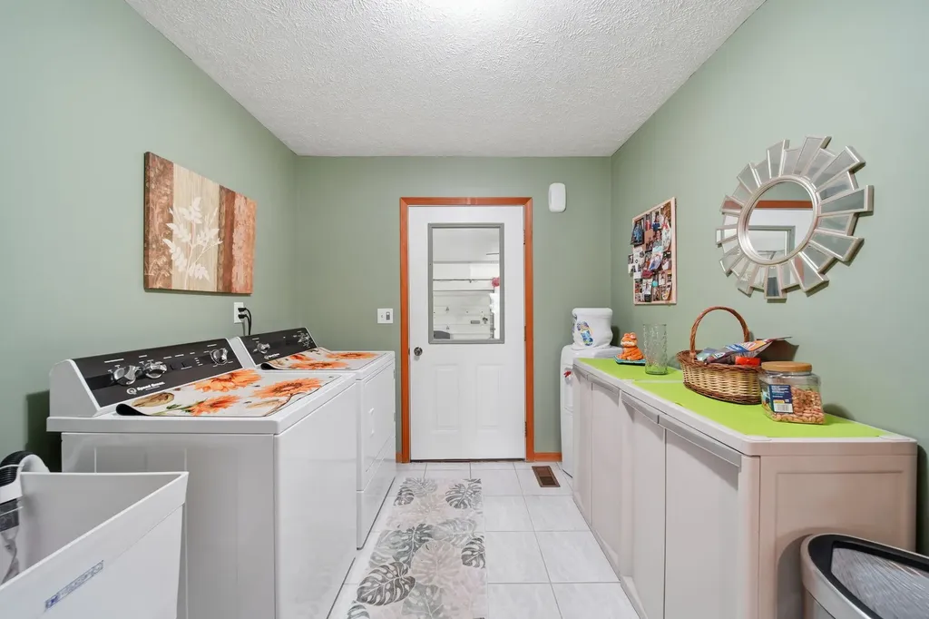 217 N Lakeside Drive Leoni Township MI 49254
