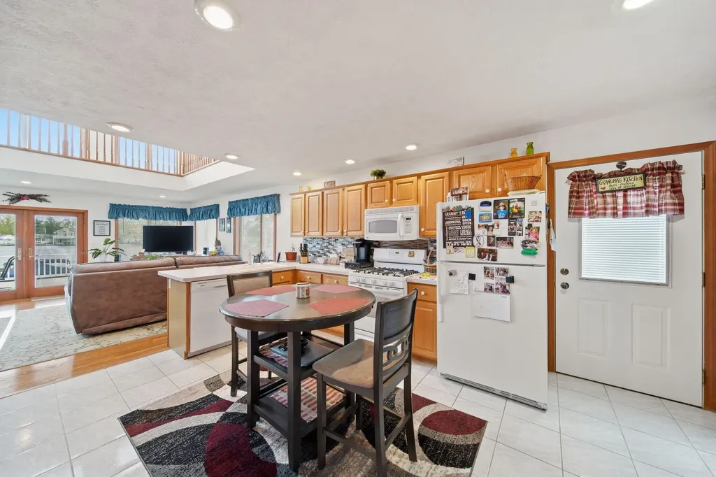 217 N Lakeside Drive Leoni Township MI 49254