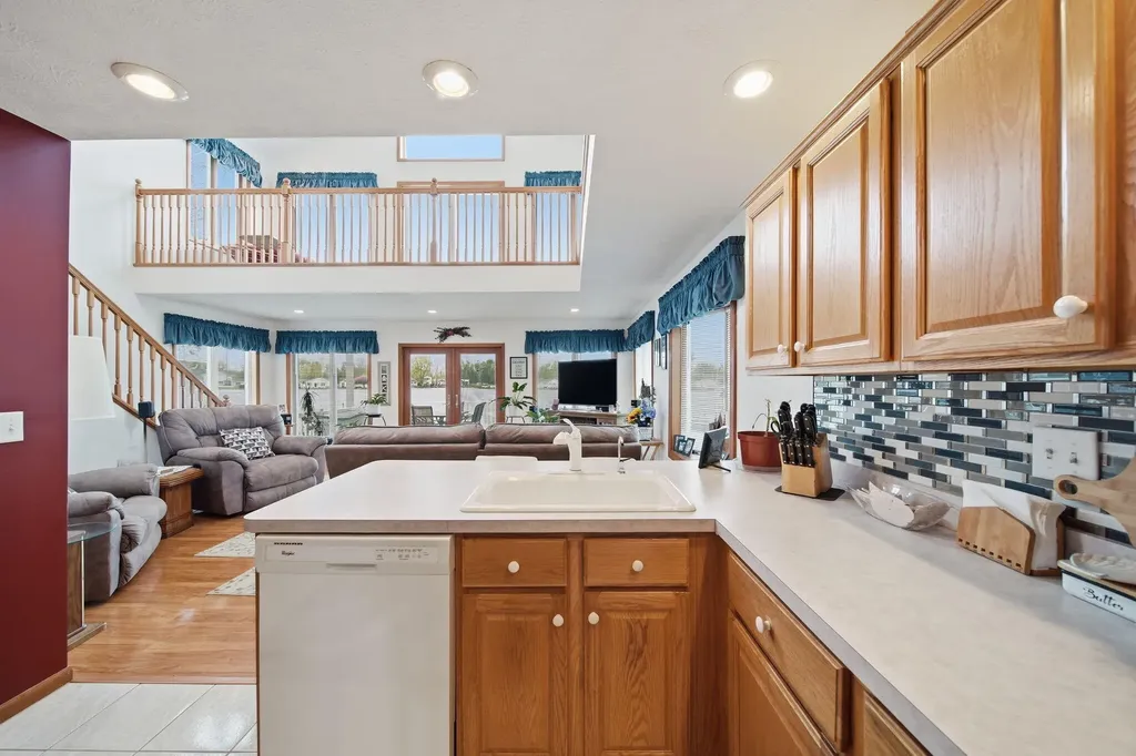 217 N Lakeside Drive Leoni Township MI 49254